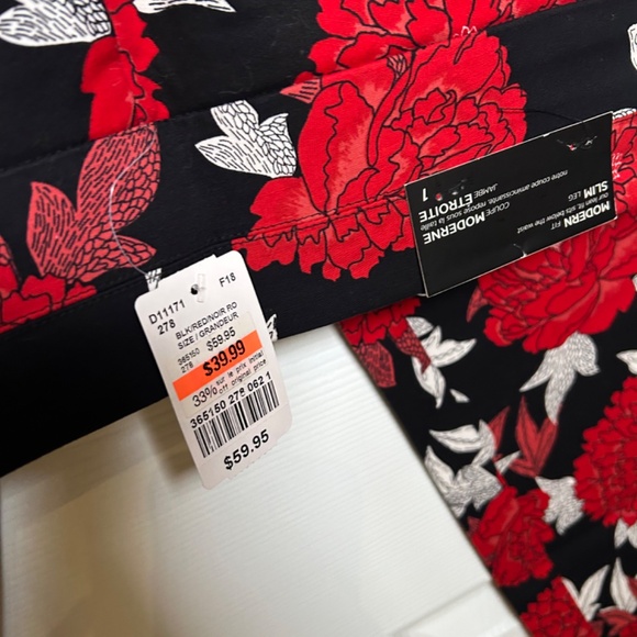 New Le Château Pants - Picture 5 of 5